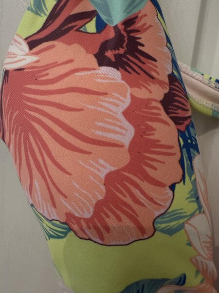 Costum de baie cu print tropical