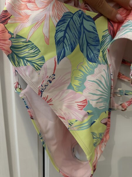 Costum de baie cu print tropical