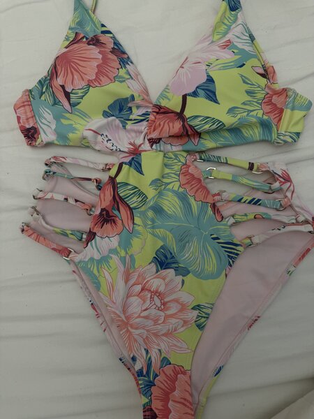 Costum de baie cu print tropical